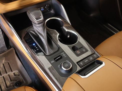 Used 2022 Toyota Highlander Platinum image 9