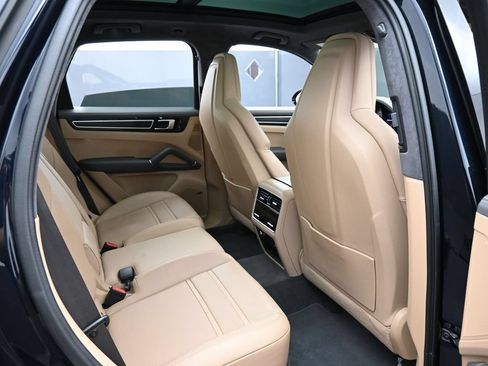 Used 2023 Porsche Cayenne GTS AWD/4WD image 28