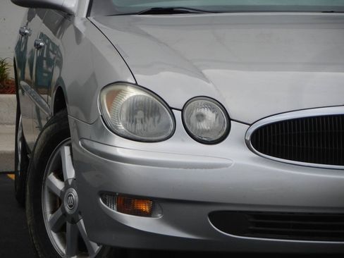 Used 2006 Buick LaCrosse CXL w/ Driver Confidence Package FWD image 7