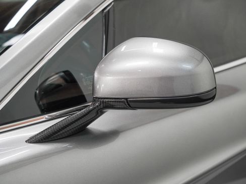 Used 2017 Aston Martin Vanquish Coupe image 17