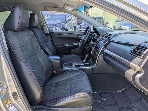 Used 2015 Toyota Camry SE image 19