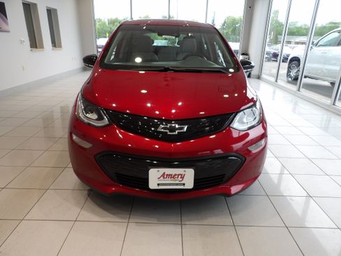Used 2020 Chevrolet Bolt LT FWD image 2