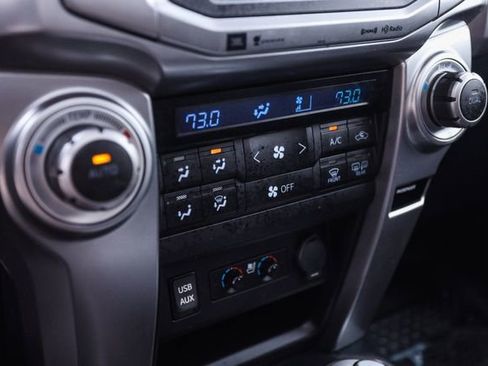 Used 2018 Toyota 4Runner Limited AWD/4WD image 33