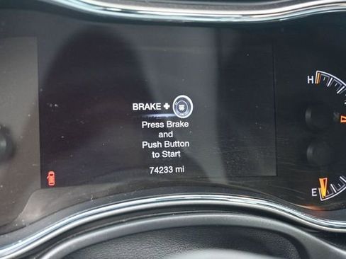 Used 2019 Jeep Grand Cherokee Altitude AWD/4WD image 9