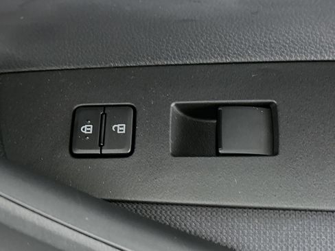 Certified 2023 Toyota Corolla LE image 28