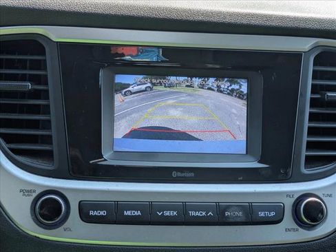 Used 2022 Hyundai Accent SE FWD image 12