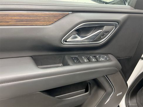 Used 2024 Chevrolet Suburban High Country w/ Advanced Technology Package image 22