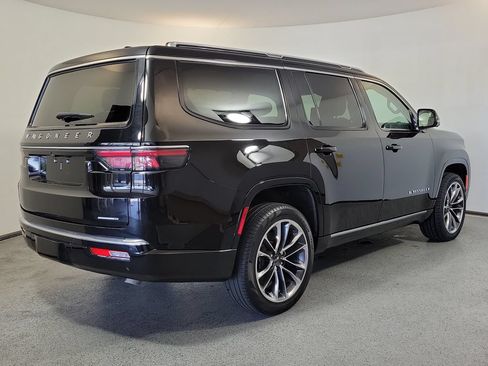 Used 2024 Jeep Wagoneer Series III w/ Premium Group I AWD/4WD image 6