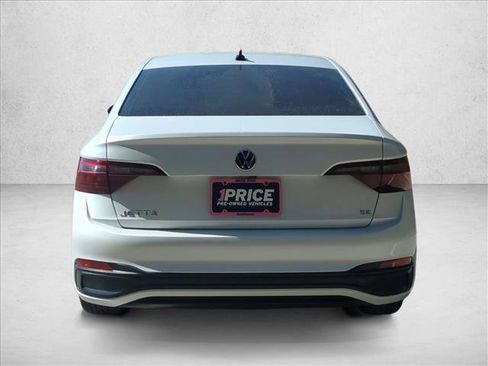 Used 2023 Volkswagen Jetta SE image 7