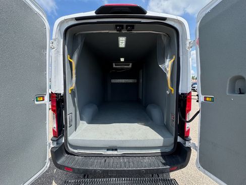 Used 2023 Ford E-Transit Medium Roof w/ Interior Upgrade Package RWD image 16