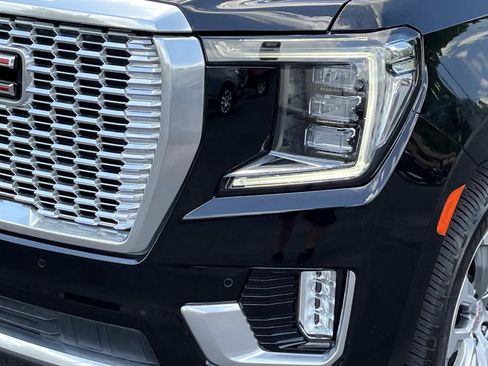 Used 2024 GMC Yukon XL Denali AWD/4WD image 10
