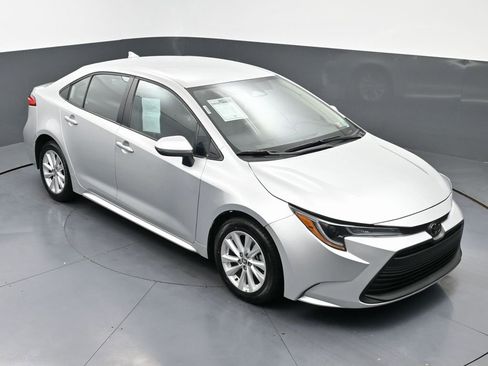 Used 2024 Toyota Corolla LE w/ LE Convenience Package image 39