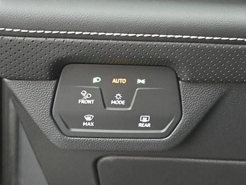 New 2026 Volkswagen Atlas Cross Sport SE FWD image 26