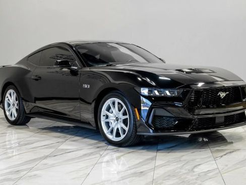 Used 2024 Ford Mustang GT Premium RWD image 9
