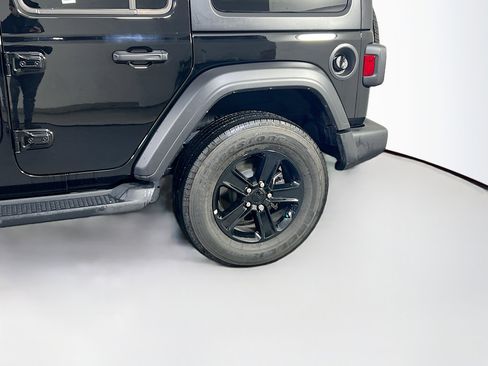 Used 2023 Jeep Wrangler Unlimited Sport image 29