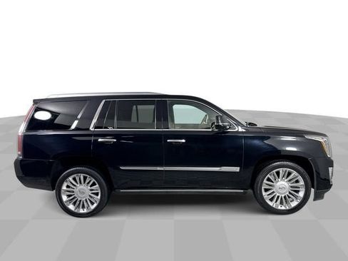 Used 2017 Cadillac Escalade Platinum AWD/4WD image 9