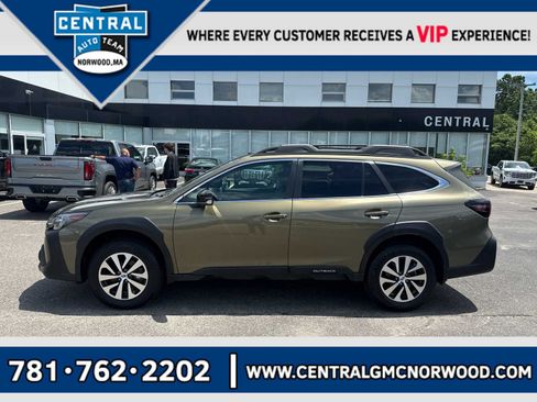 Used 2024 Subaru Outback Premium AWD/4WD image 1