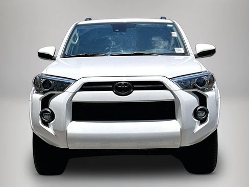 Used 2022 Toyota 4Runner SR5 RWD image 3
