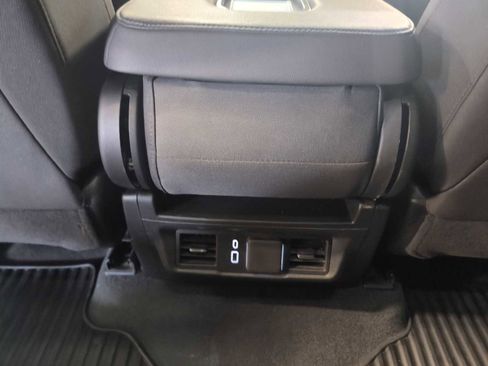 Used 2025 Chevrolet Silverado 2500 LT w/ Convenience Package image 21