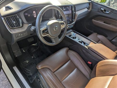 Used 2022 Volvo XC60 T8 Inscription w/ Advanced Package image 11