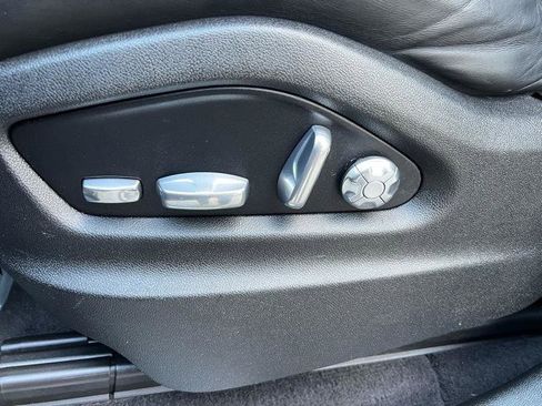 Used 2020 Porsche Cayenne AWD/4WD image 25