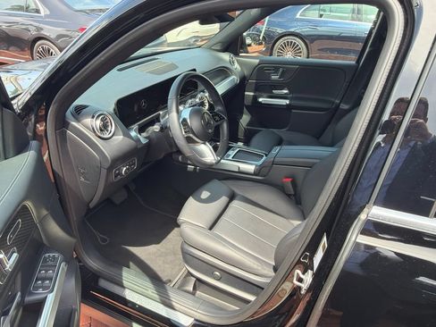 Certified 2025 Mercedes-Benz GLB 250 image 3