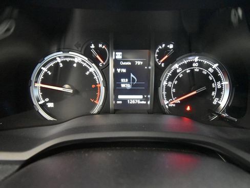 Used 2024 Toyota 4Runner TRD Off-Road Premium image 9