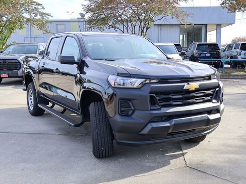 Used 2025 Chevrolet Colorado W/T image 22