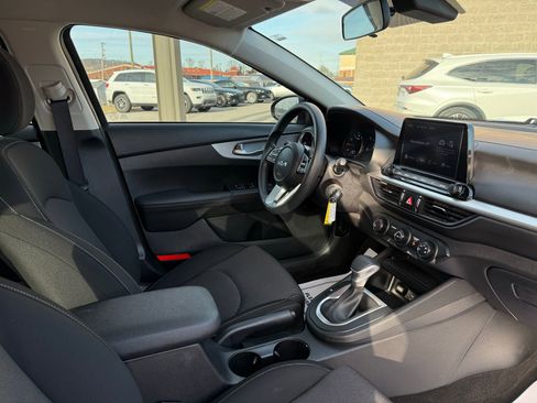 Used 2024 Kia Forte LXS image 19