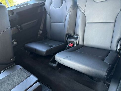 Used 2017 Volvo XC90 T6 Momentum w/ Vision Package image 19