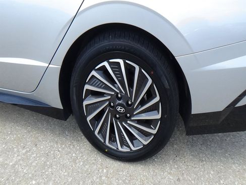 Used 2025 Hyundai Sonata SEL FWD image 9