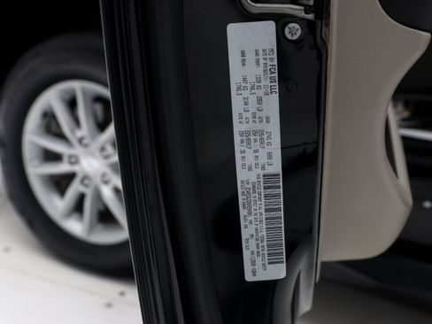 Used 2019 Dodge Grand Caravan SXT FWD image 39