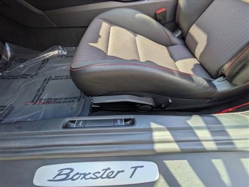 Used 2021 Porsche 718 Boxster image 21