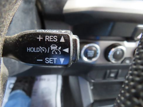 Used 2021 Toyota Tacoma TRD Sport image 21