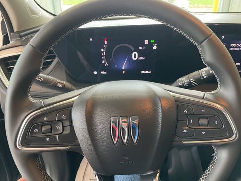 Used 2025 Buick Encore GX Preferred AWD/4WD image 10