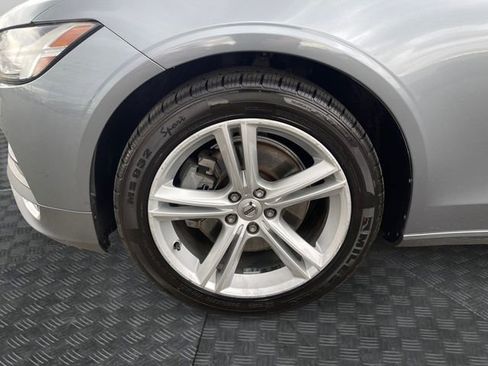 Used 2018 Volvo S90 T5 Momentum w/ Momentum Plus Package image 25