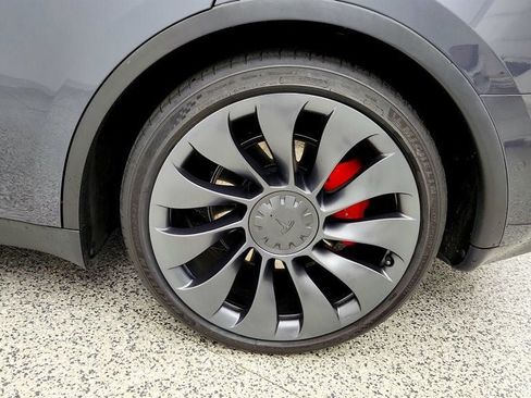 Used 2022 Tesla Model Y Performance AWD/4WD image 9