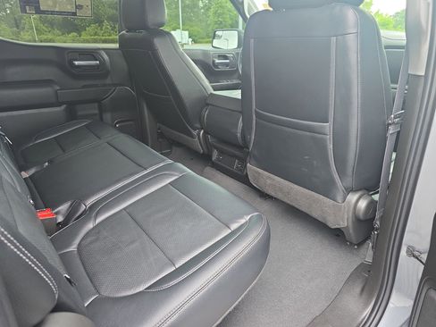 Used 2021 Chevrolet Silverado 1500 Custom Trail Boss AWD/4WD image 11