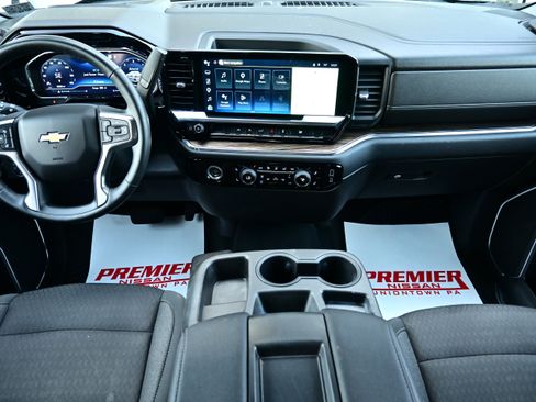 Used 2023 Chevrolet Silverado 1500 LT AWD/4WD image 16