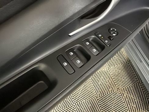 Certified 2024 Hyundai Elantra SEL FWD image 10