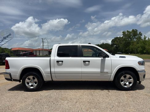 Used 2025 RAM 1500 Big Horn AWD/4WD image 12