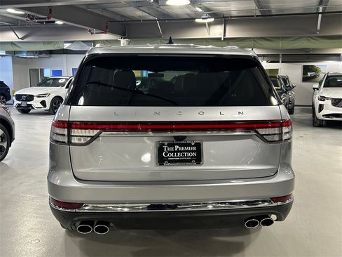 Used 2022 Lincoln Aviator Reserve w/ Equipment Group 201A image 3