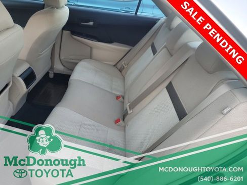 Used 2014 Toyota Camry LE image 11