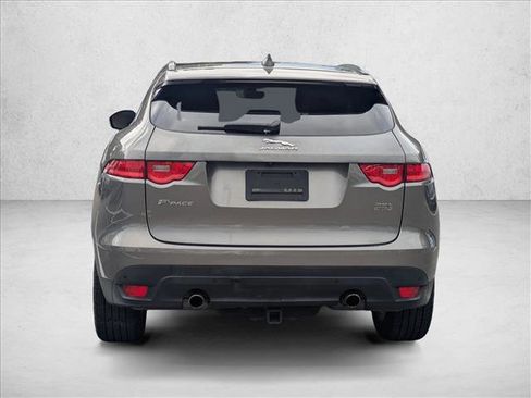 Used 2019 Jaguar F-PACE Premium image 6