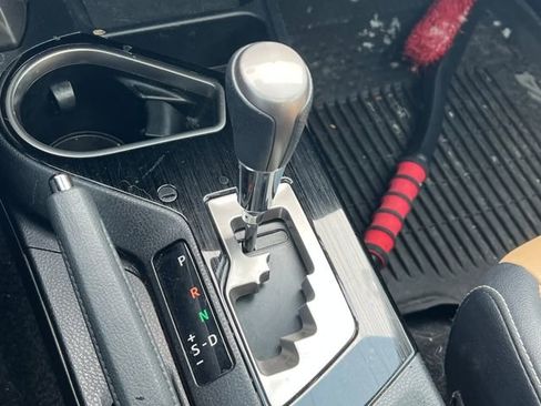 Used 2018 Toyota RAV4 Limited image 26