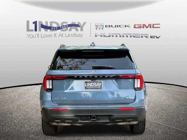 Used 2025 Ford Explorer Active AWD/4WD image 4