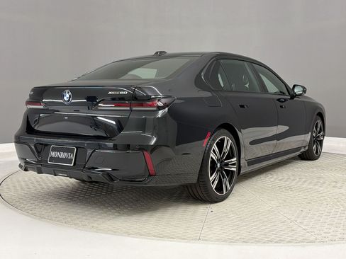 Used 2025 BMW i7 xDrive60 w/ Executive Package AWD/4WD image 9