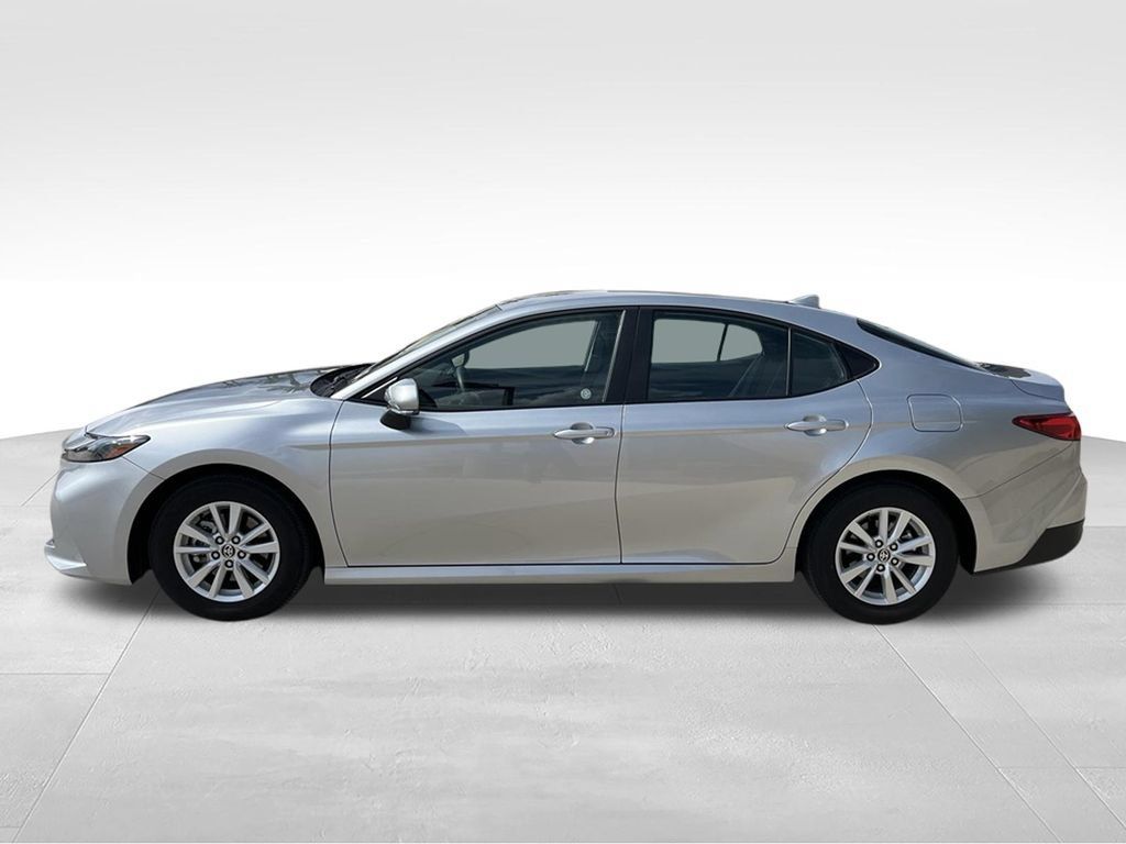 Used 2026 Toyota Camry LE FWD image 7