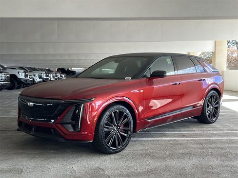New 2026 Cadillac Lyriq V image 8