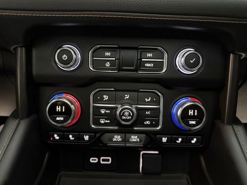 Certified 2022 GMC Yukon AT4 image 30